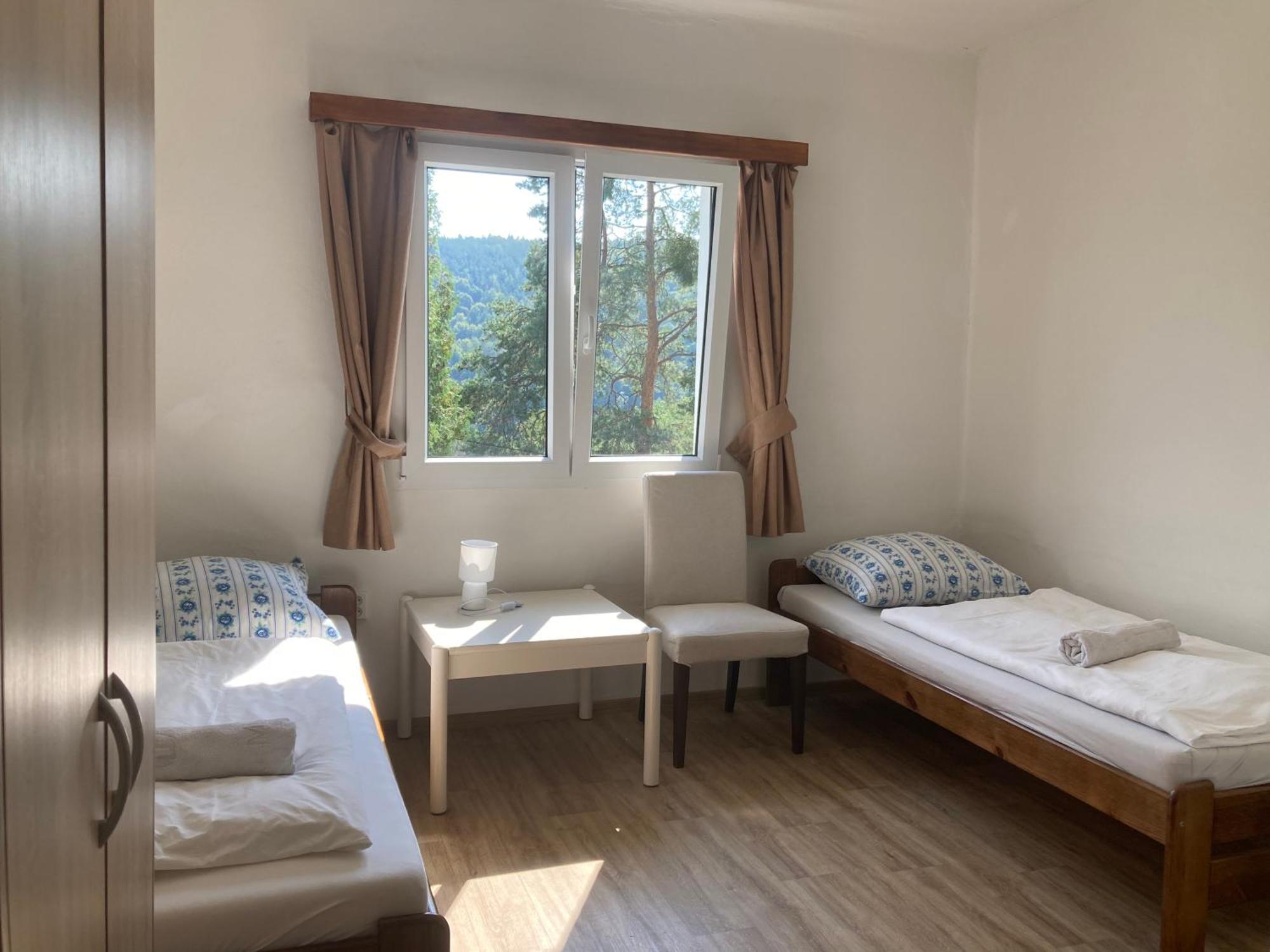 Penzion Cholin Novy Knin Esterno foto