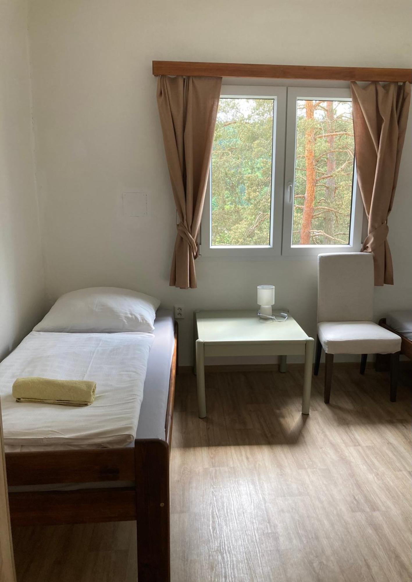 Penzion Cholin Novy Knin Esterno foto